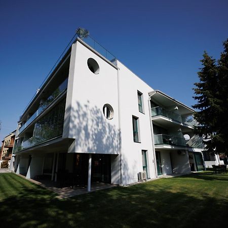 Villa Bauhaus Penthouse Wellness Apartman Siófok Exterior foto