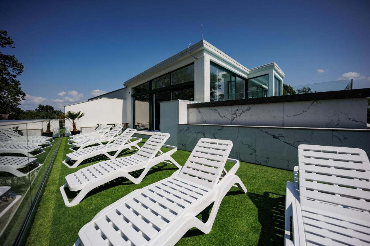 Villa Bauhaus Penthouse Wellness Apartman Siófok Exterior foto