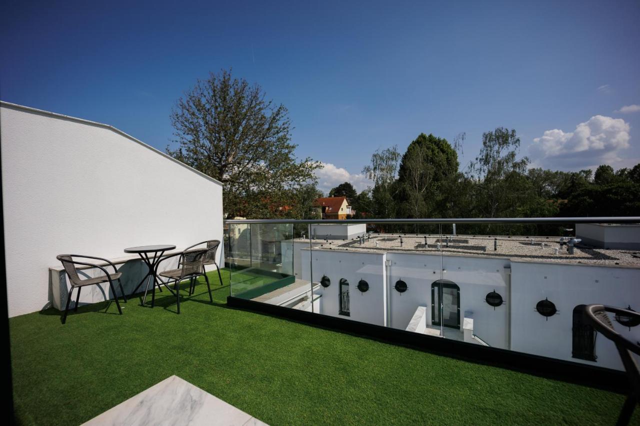 Villa Bauhaus Penthouse Wellness Apartman Siófok Exterior foto