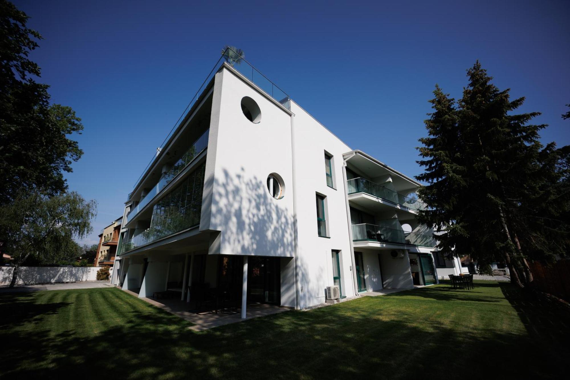 Villa Bauhaus Penthouse Wellness Apartman Siófok Exterior foto